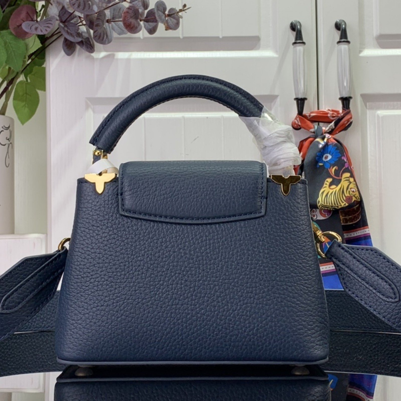 LV Capucines  m25231