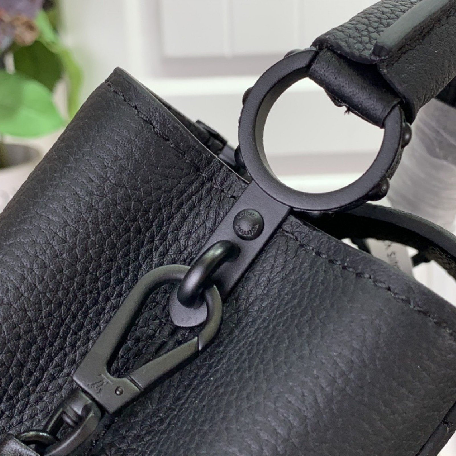 LV Capucines M23955A