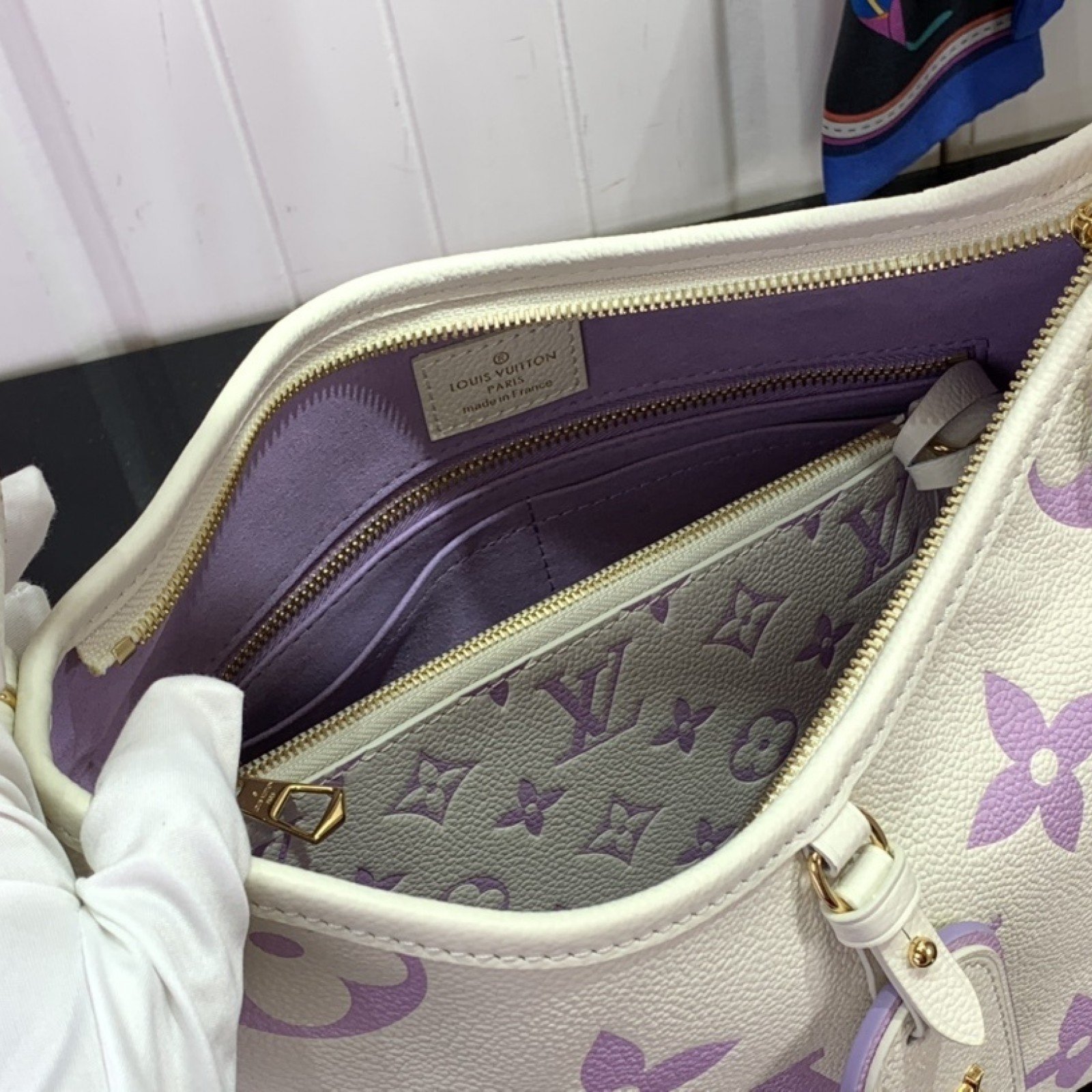 LV CarryAll  M24141