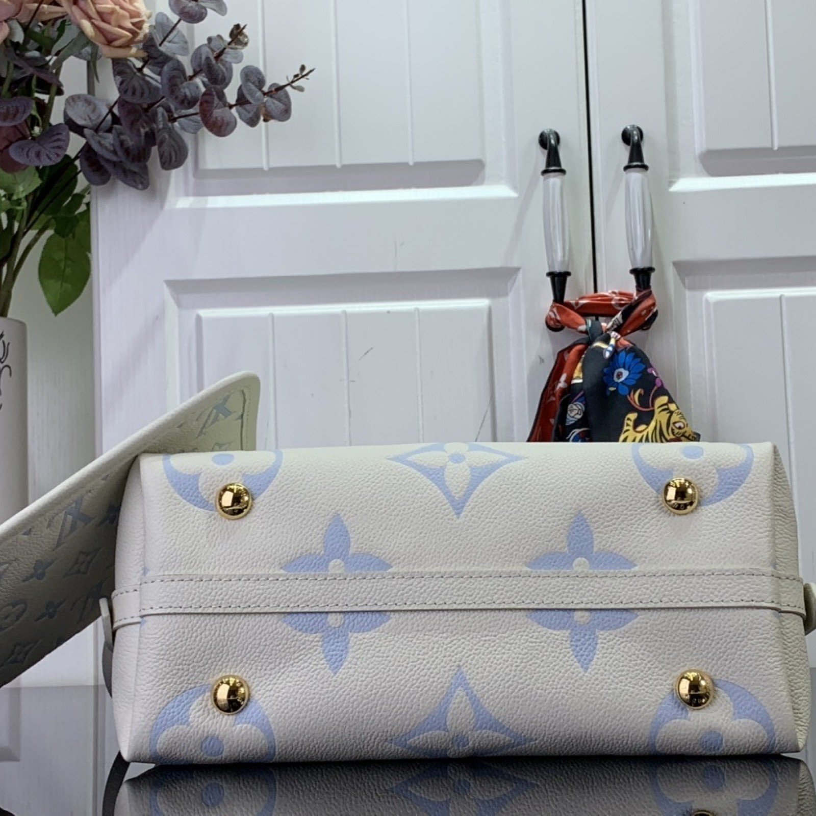 LV CarryAll  M24141
