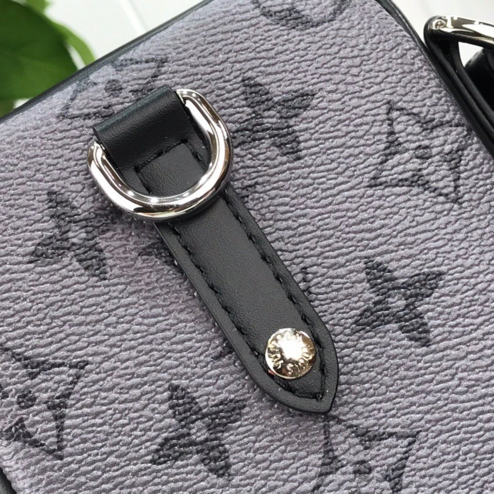 LV Cellphone Pouch M69534
