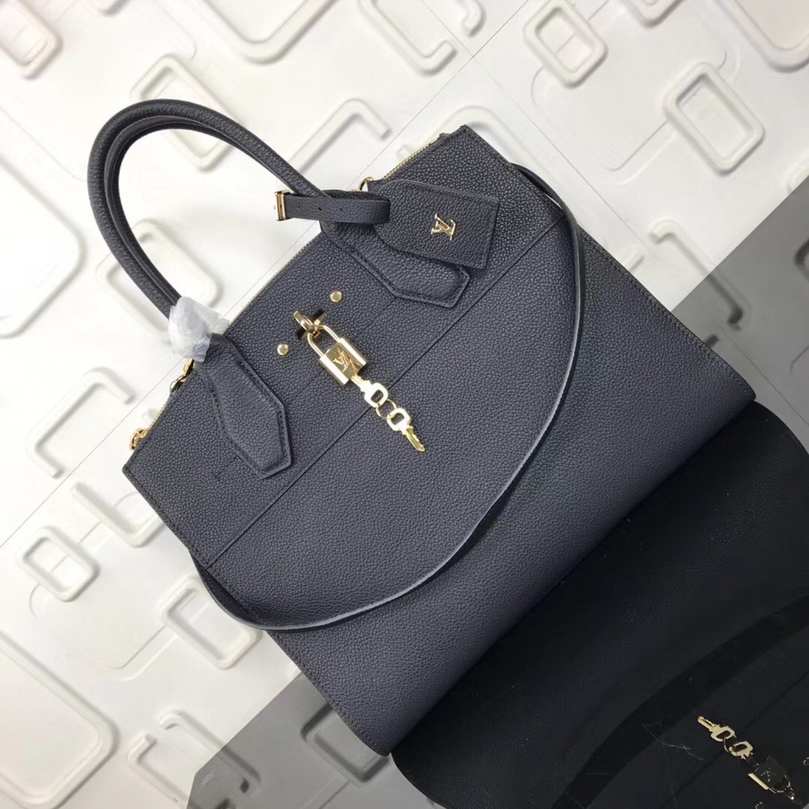 LV City Steamer Bag M51026