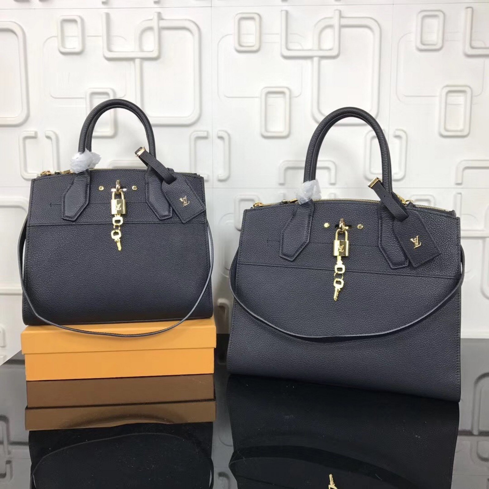 LV City Steamer Bag M51026