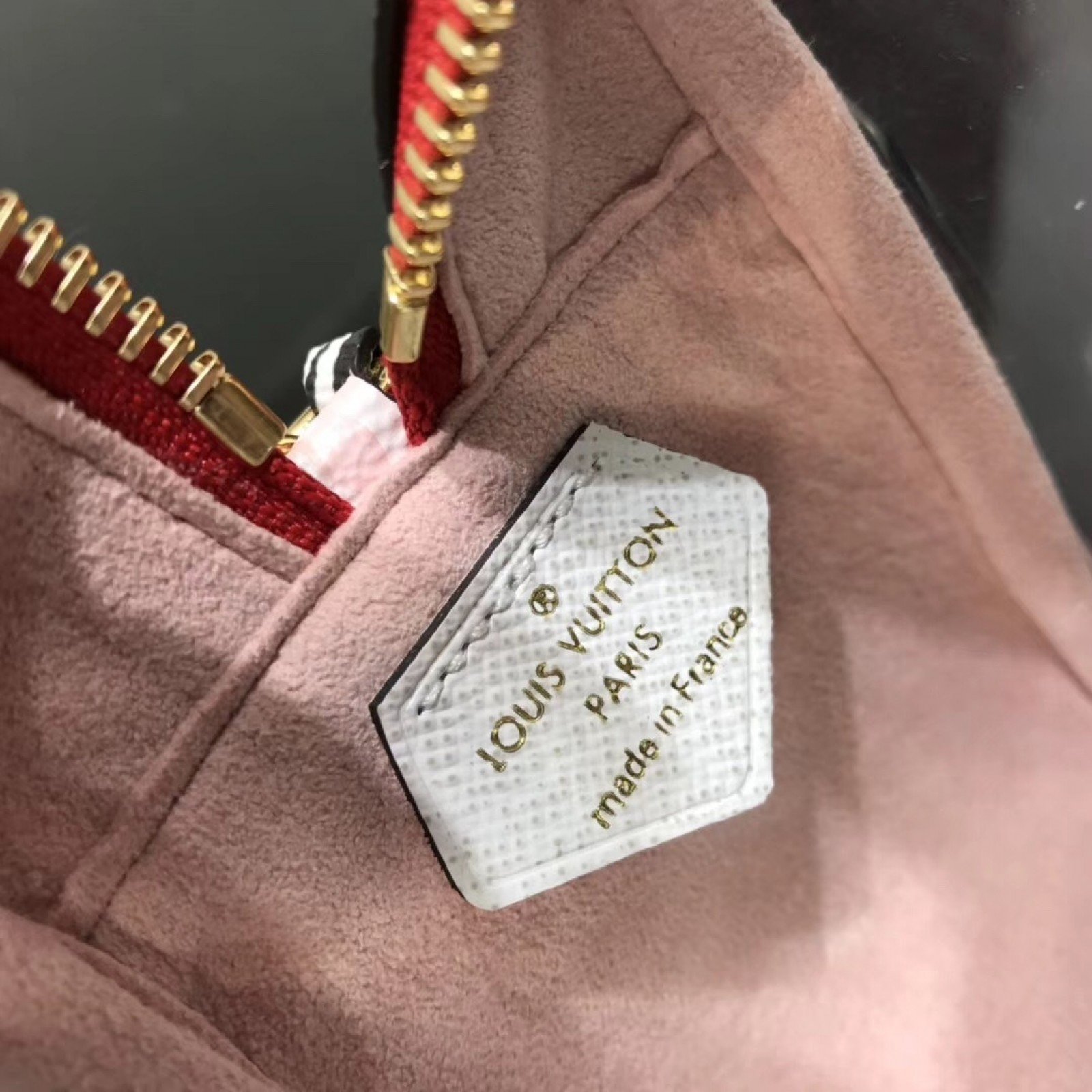 LV Clutch bag M67610
