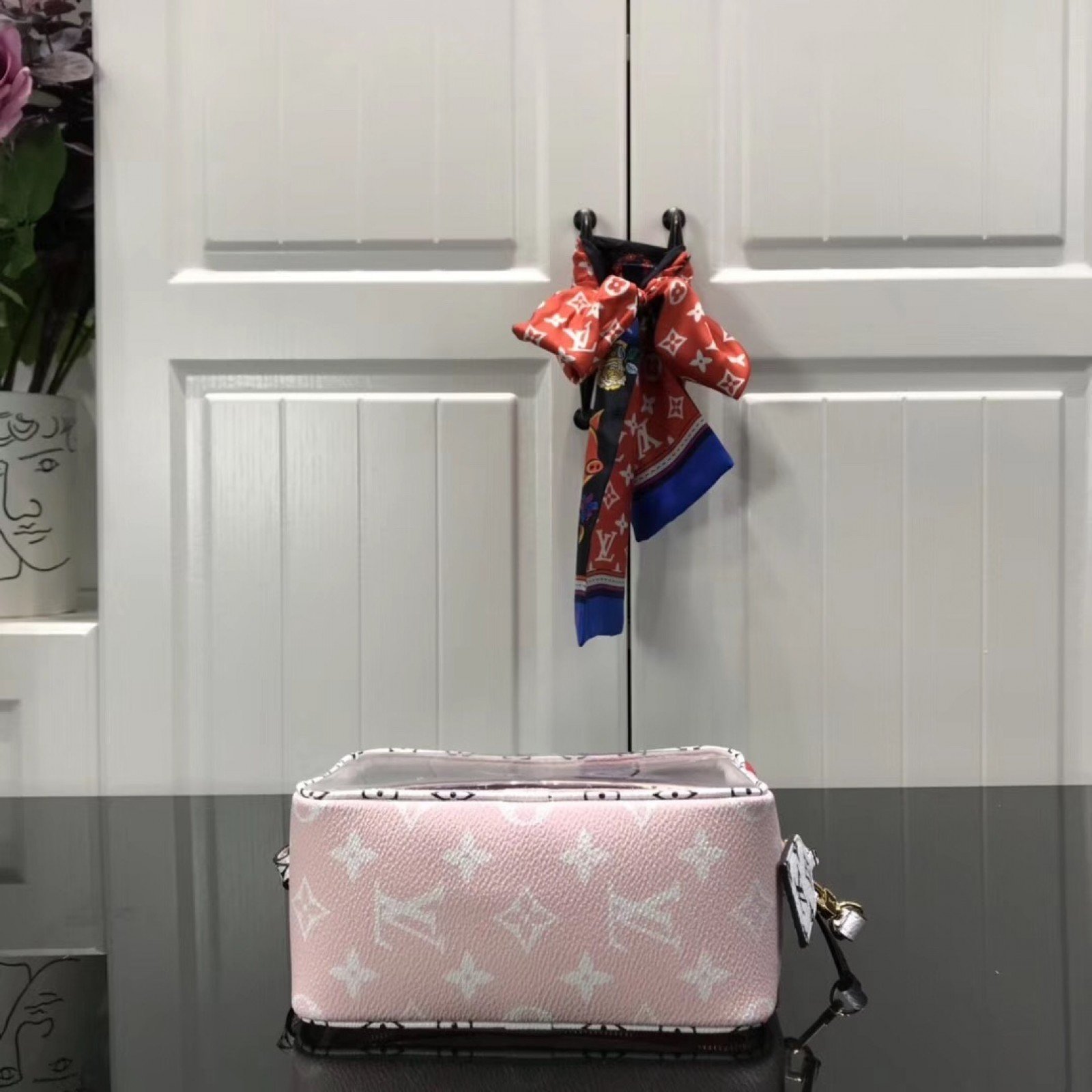 LV Clutch bag M67610