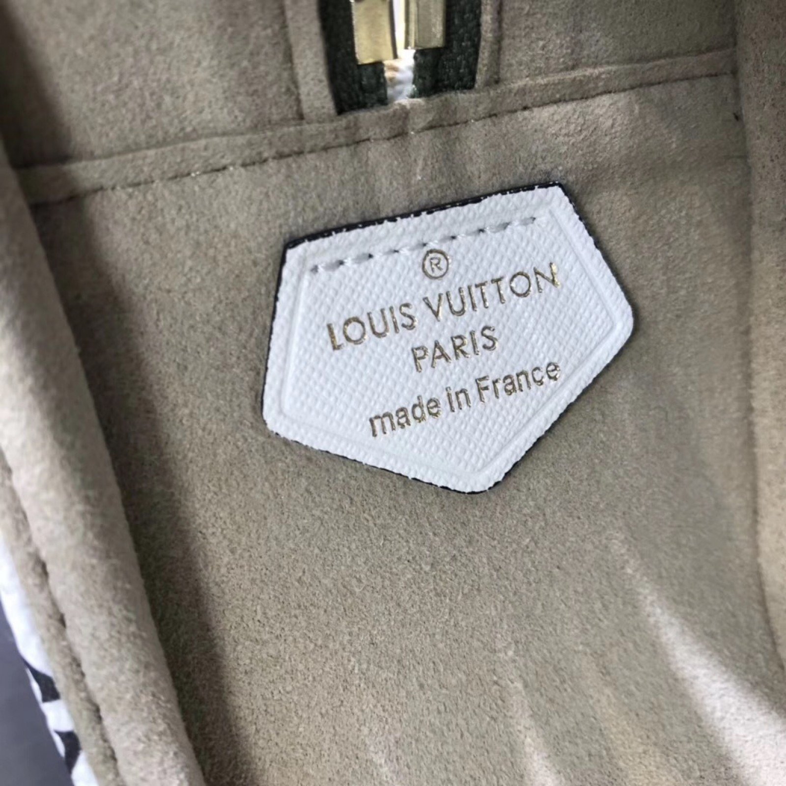 LV Clutch bag M67610