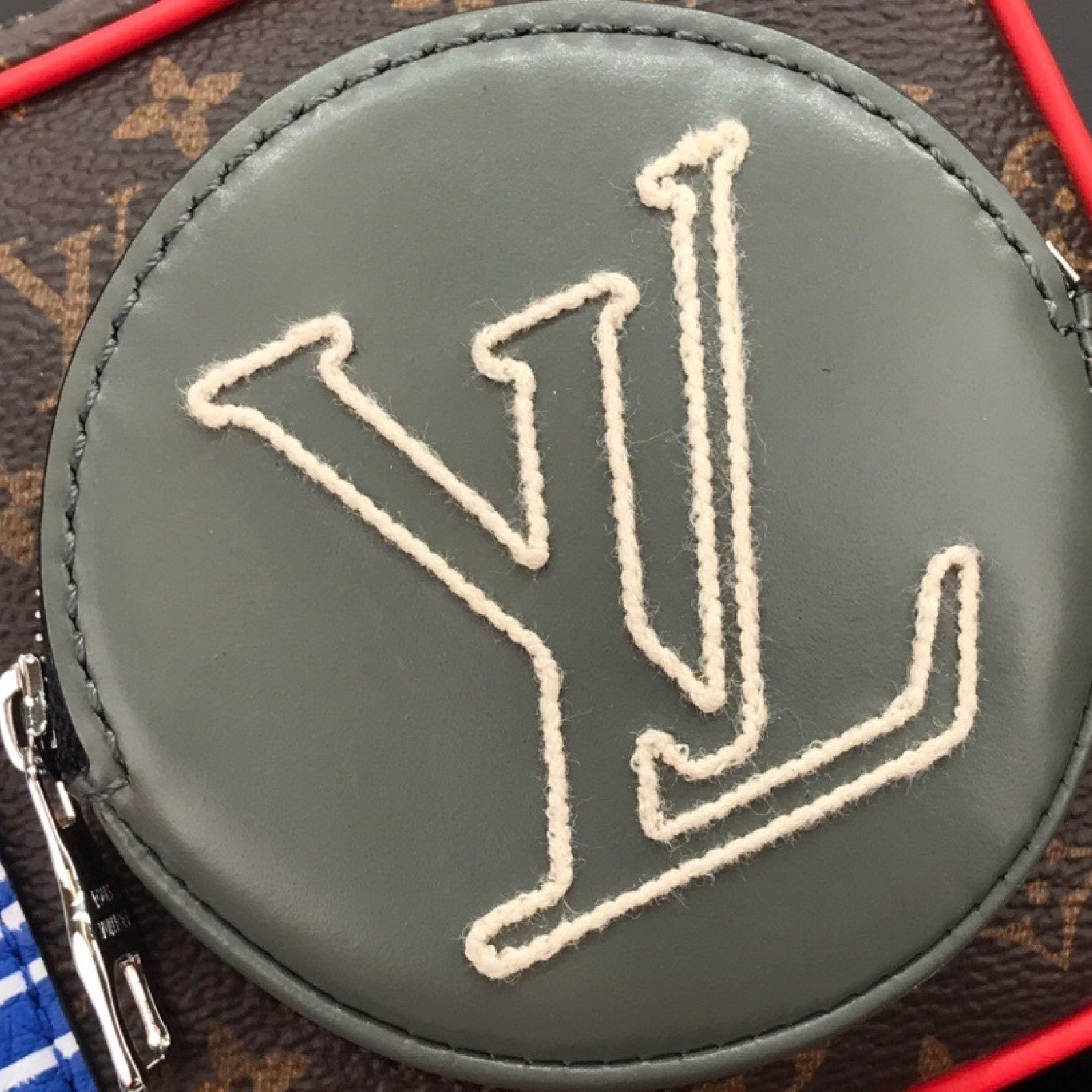 LV Clutch bag M68687PV
