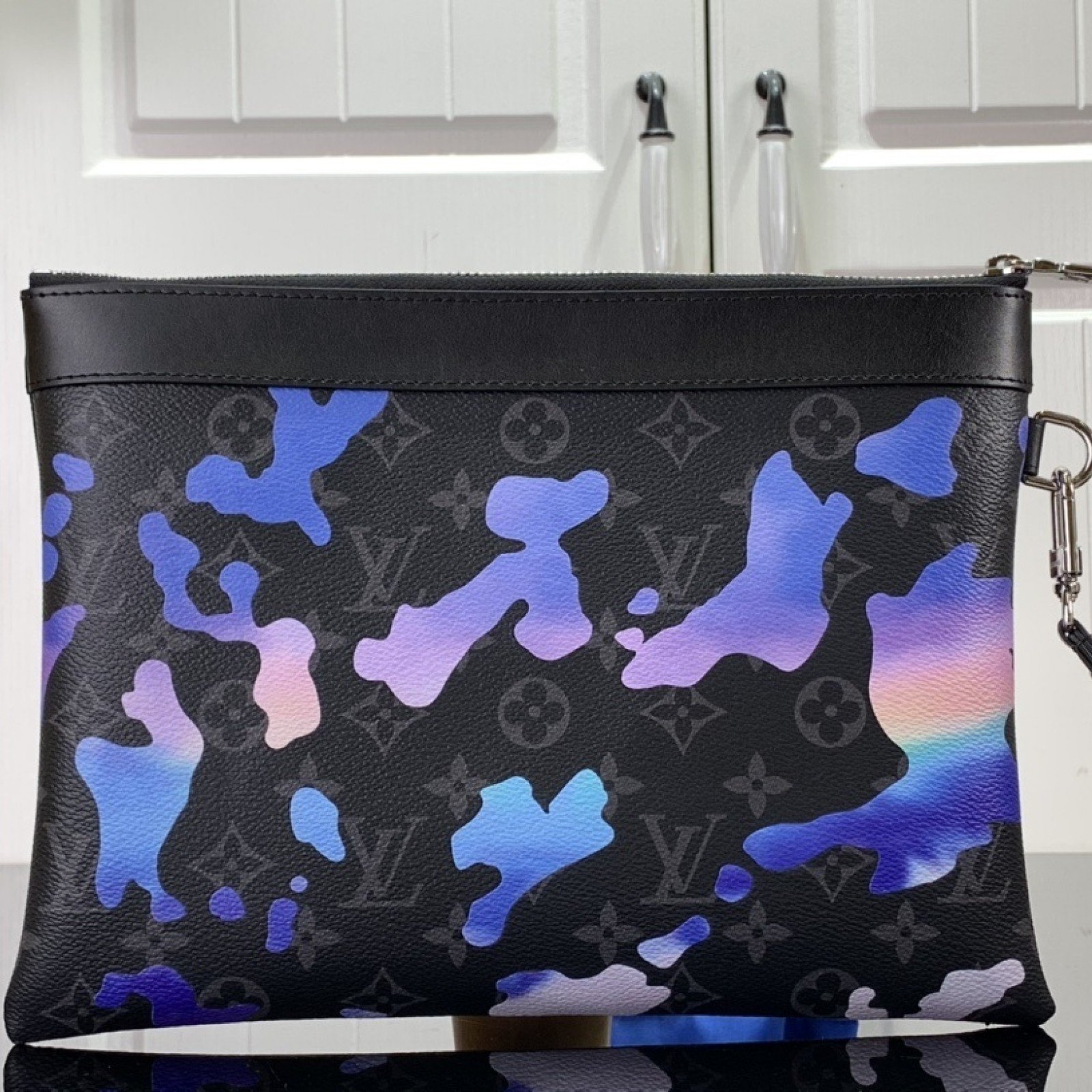 LV Clutch bag M81848