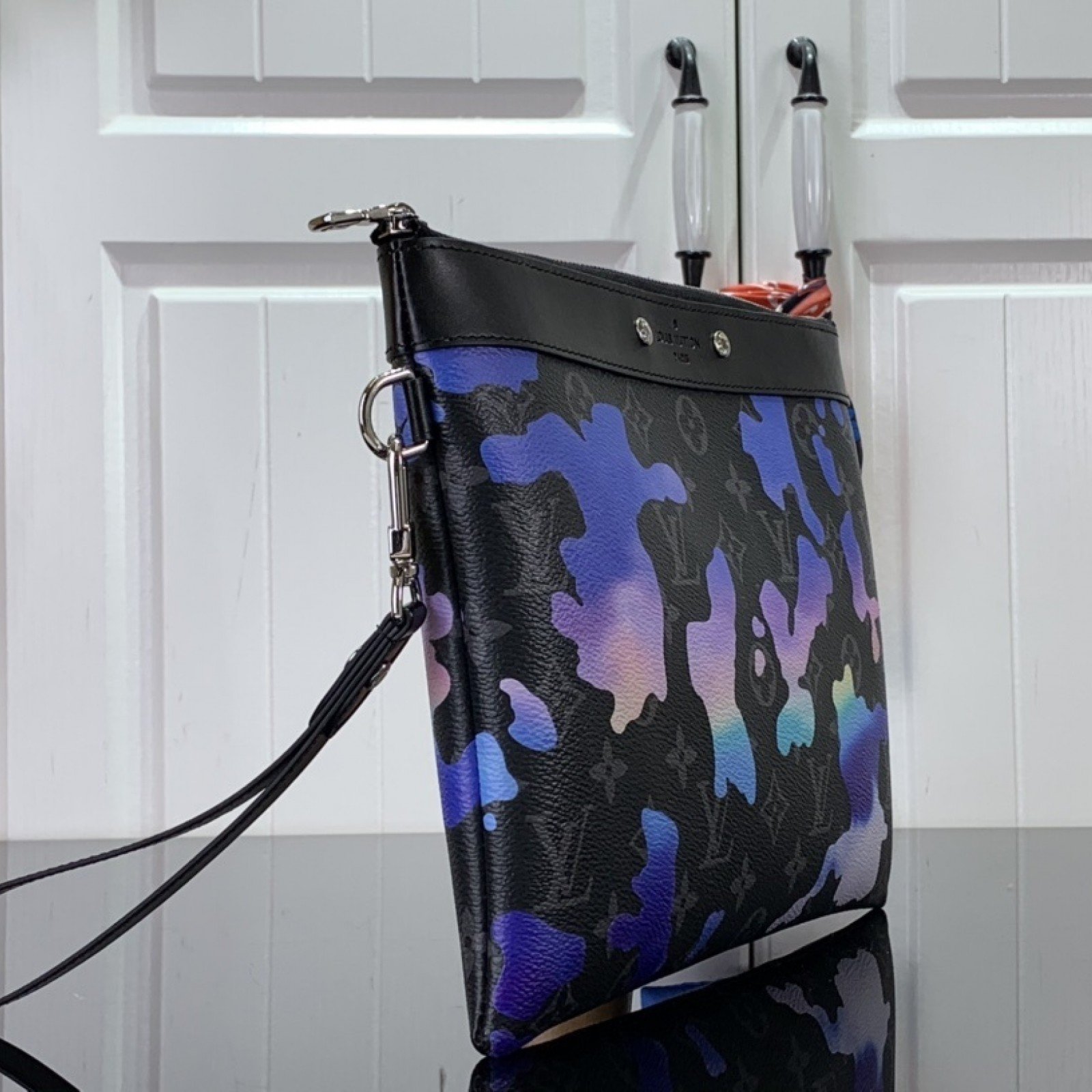 LV Clutch bag M81848