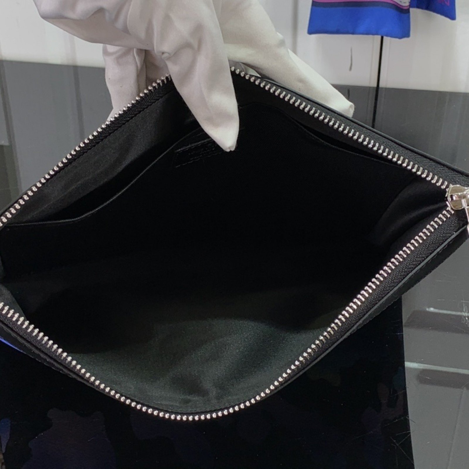 LV Clutch bag M81848