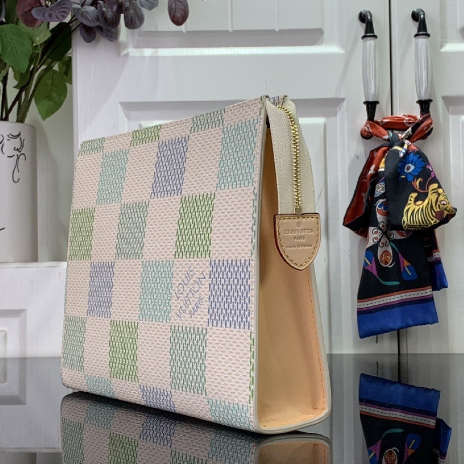 LV Clutch bag N40740