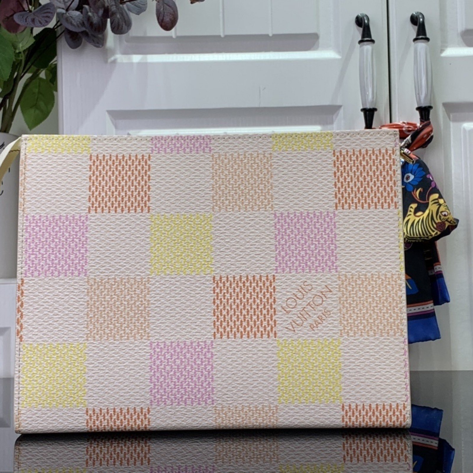 LV Clutch bag N40740