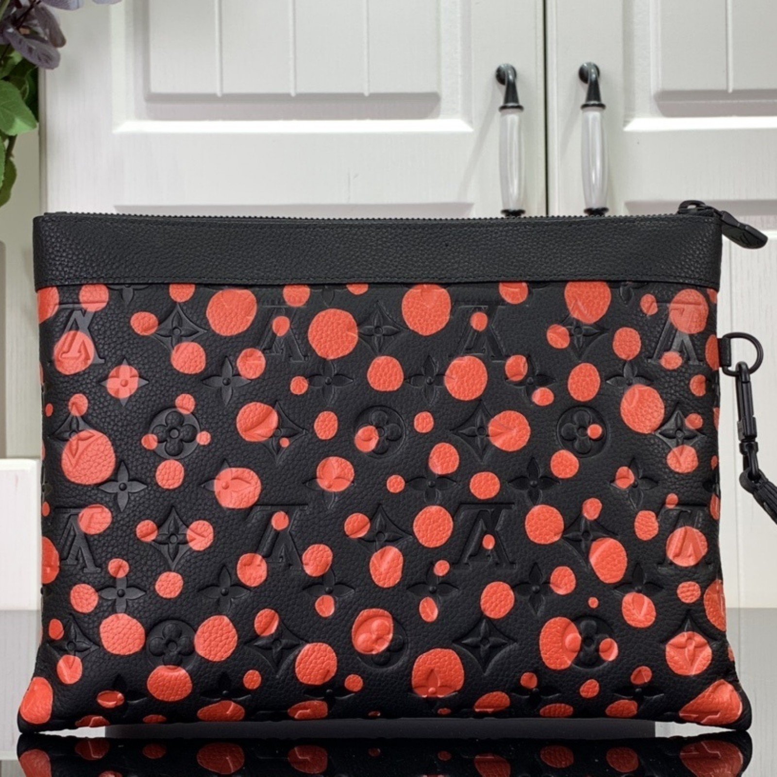 LV Clutch bag m82019