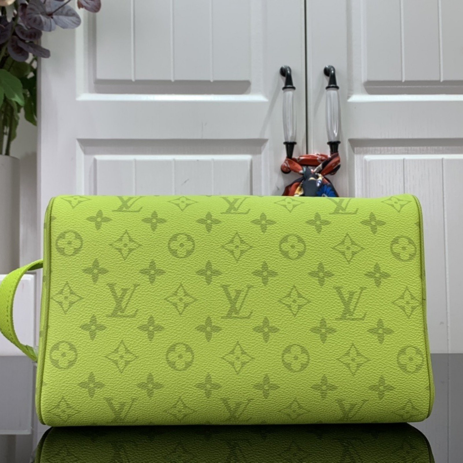 LV Cosmetic bag m10144