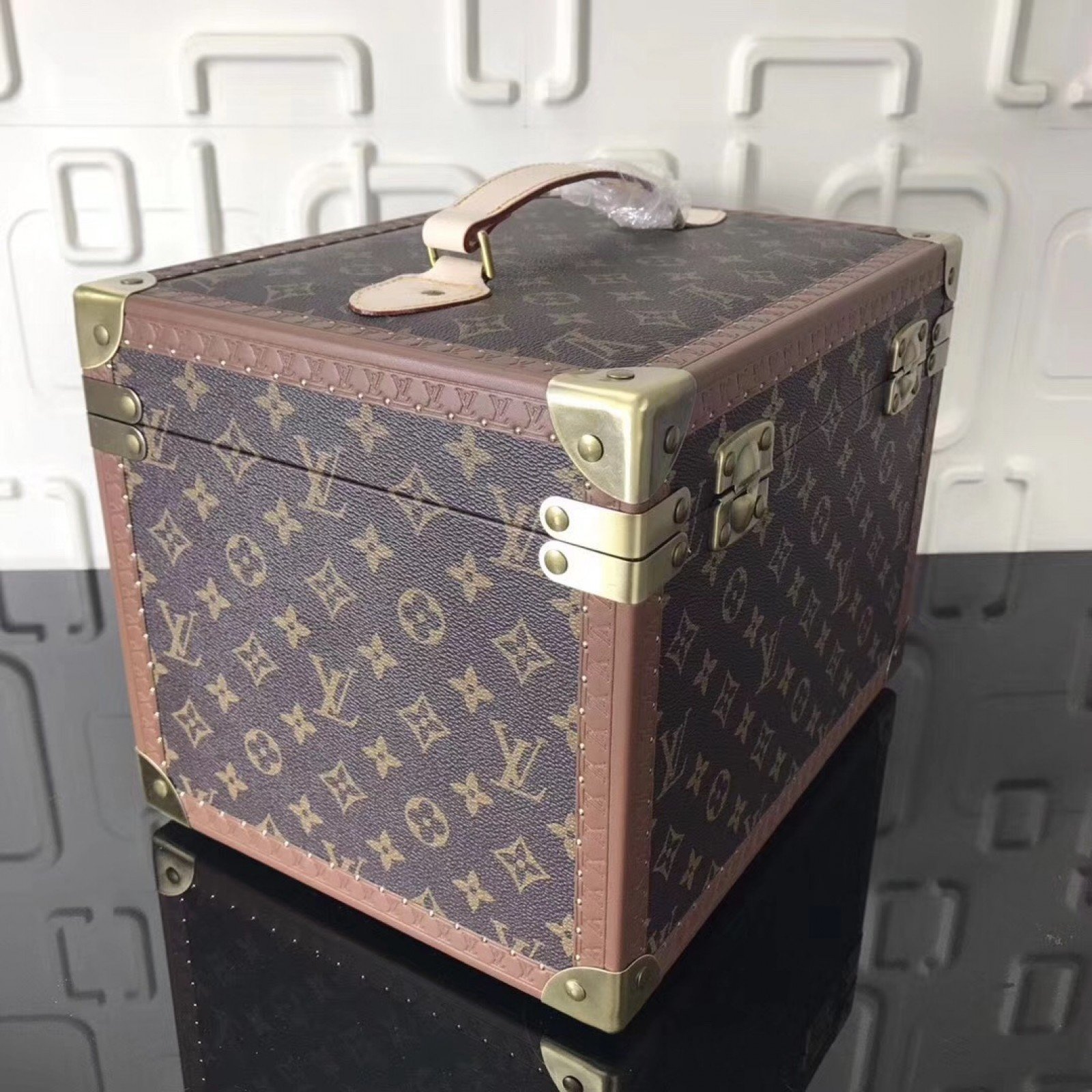 LV Cosmetics Case M21203