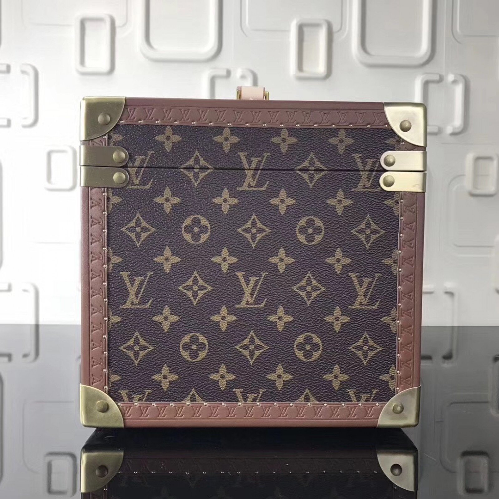 LV Cosmetics Case M21203