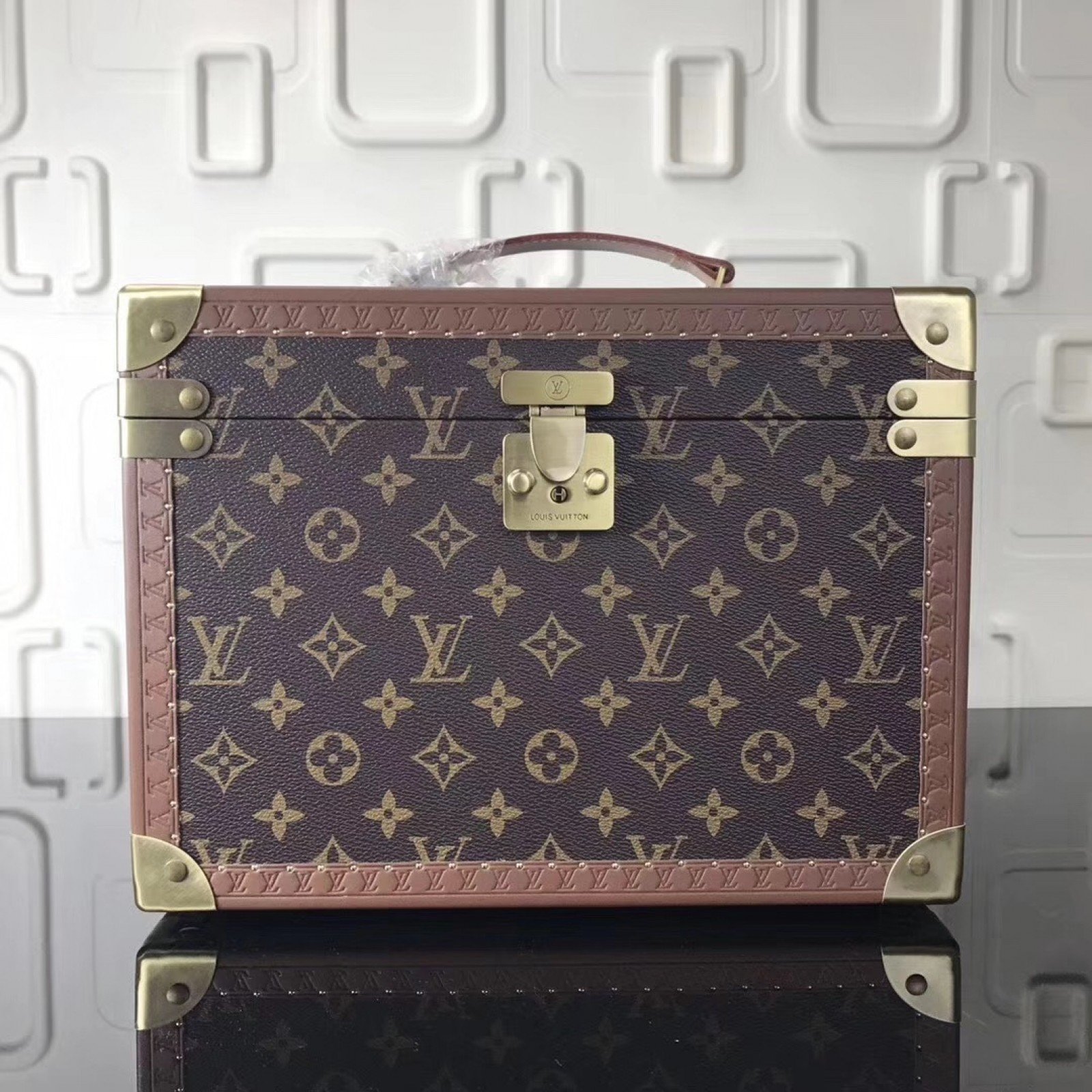 LV Cosmetics Case M21203