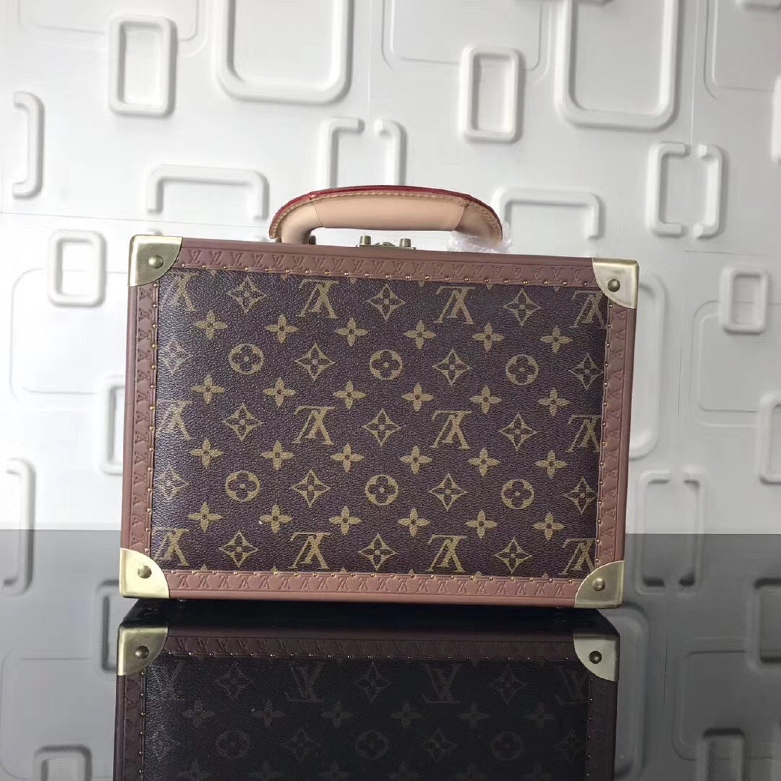 LV Cosmetics Case M21205