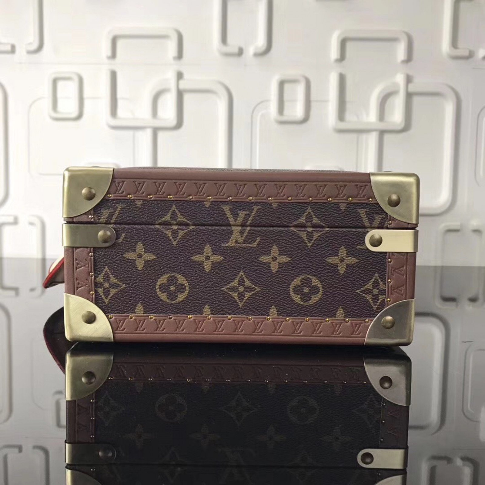 LV Cosmetics Case M21205