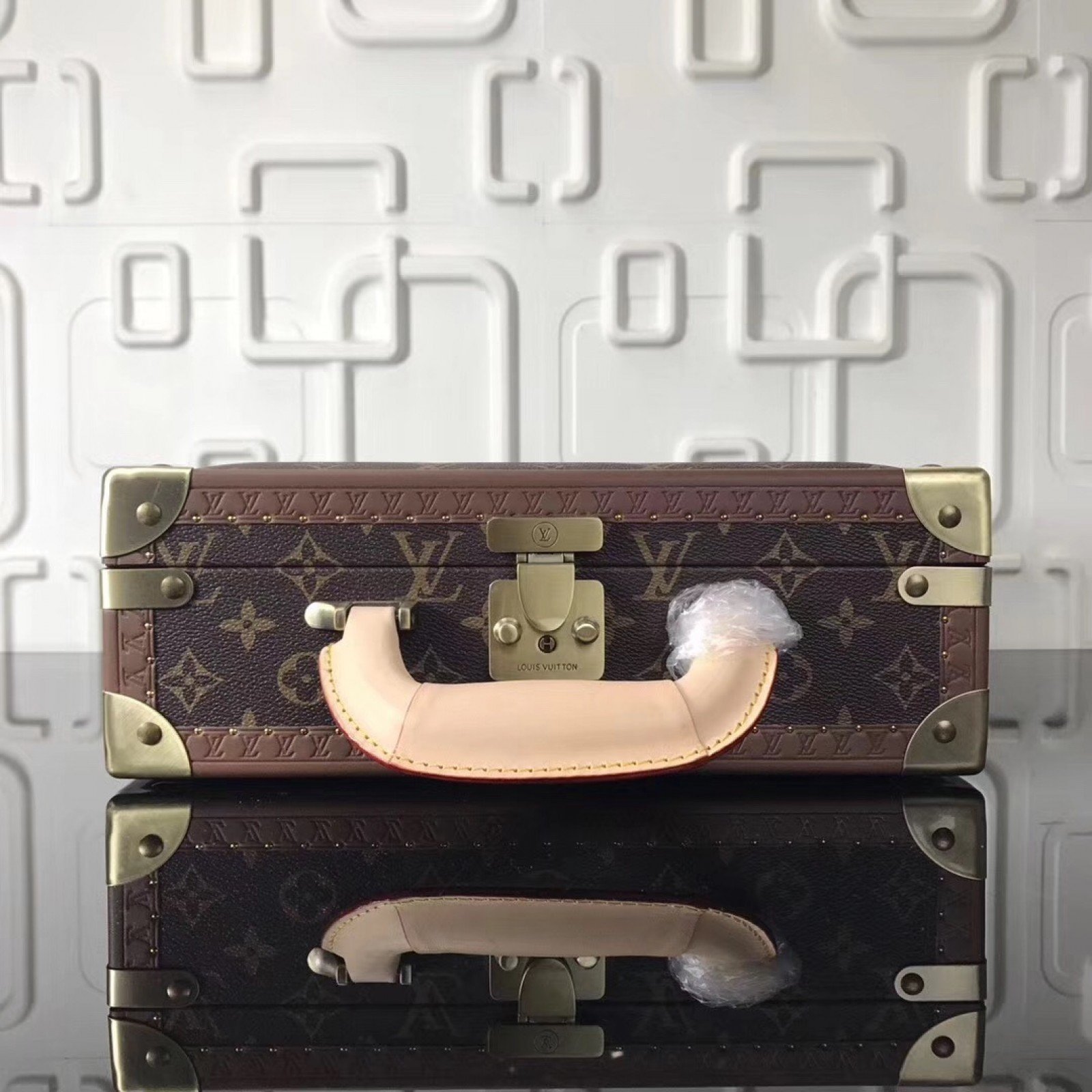 LV Cosmetics Case M21205
