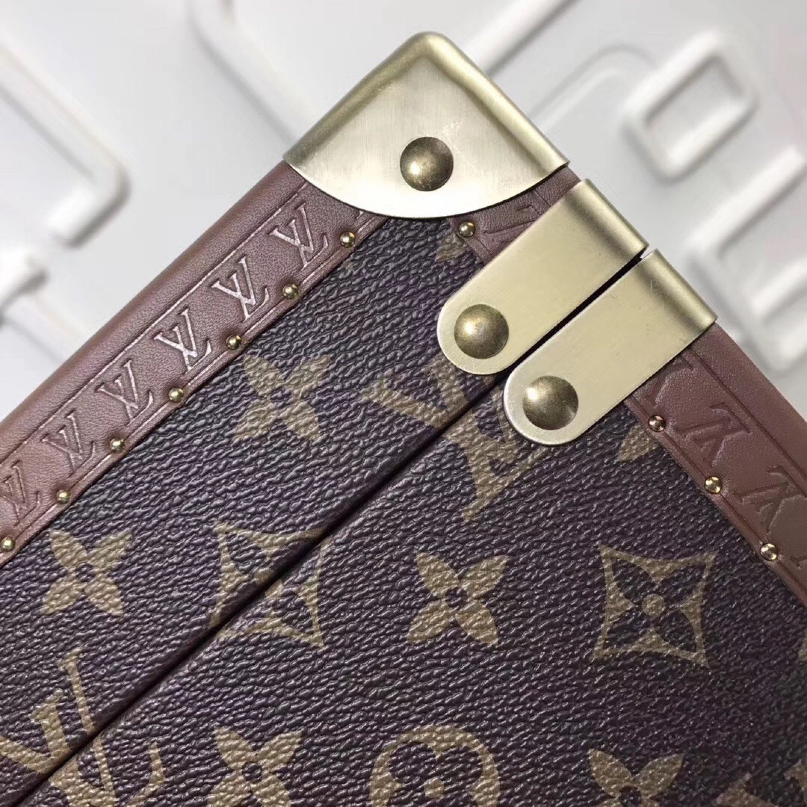 LV Cosmetics Case M21221