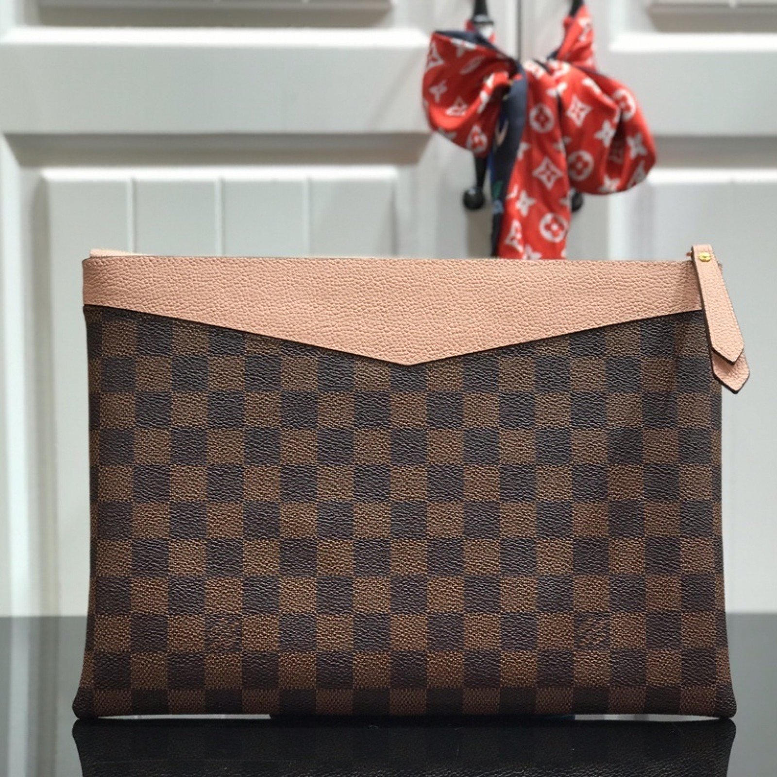 LV DAILY POUCH M62048