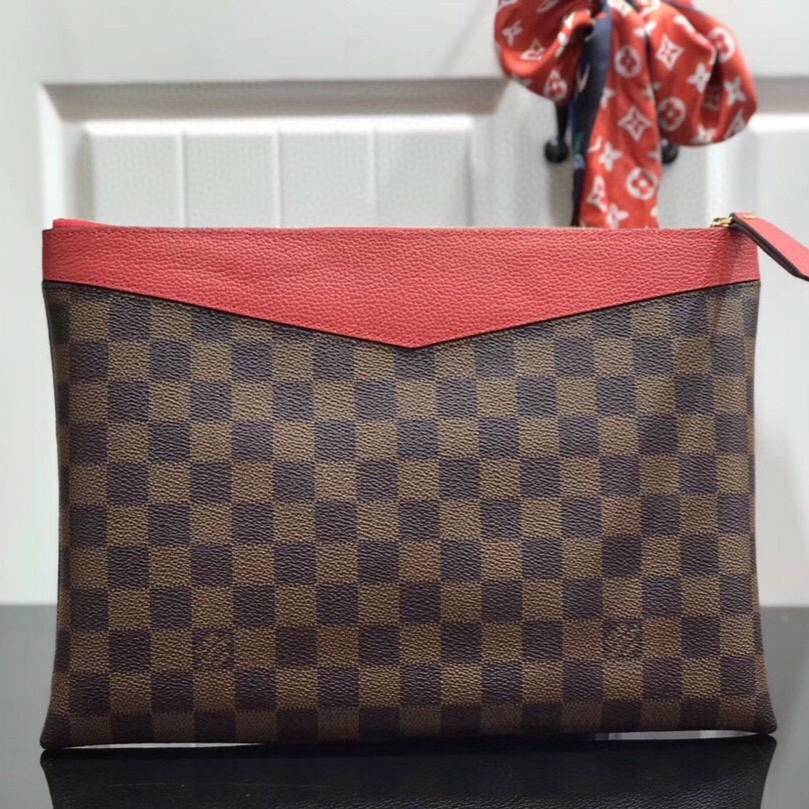 LV DAILY POUCH M62048