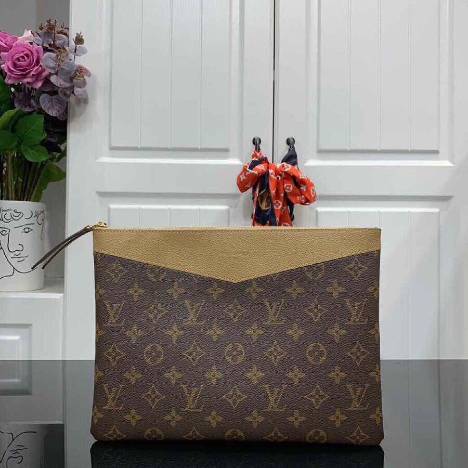 LV DAILY POUCH M62048