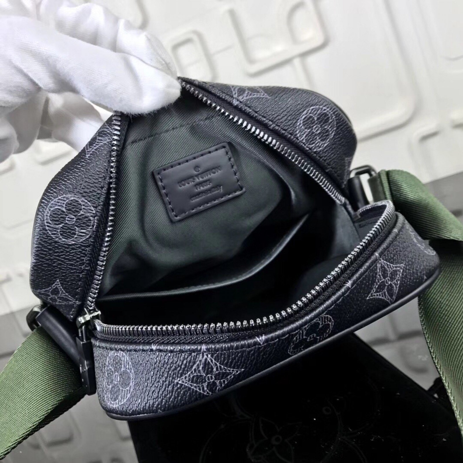 LV DANUBE Bag M43677