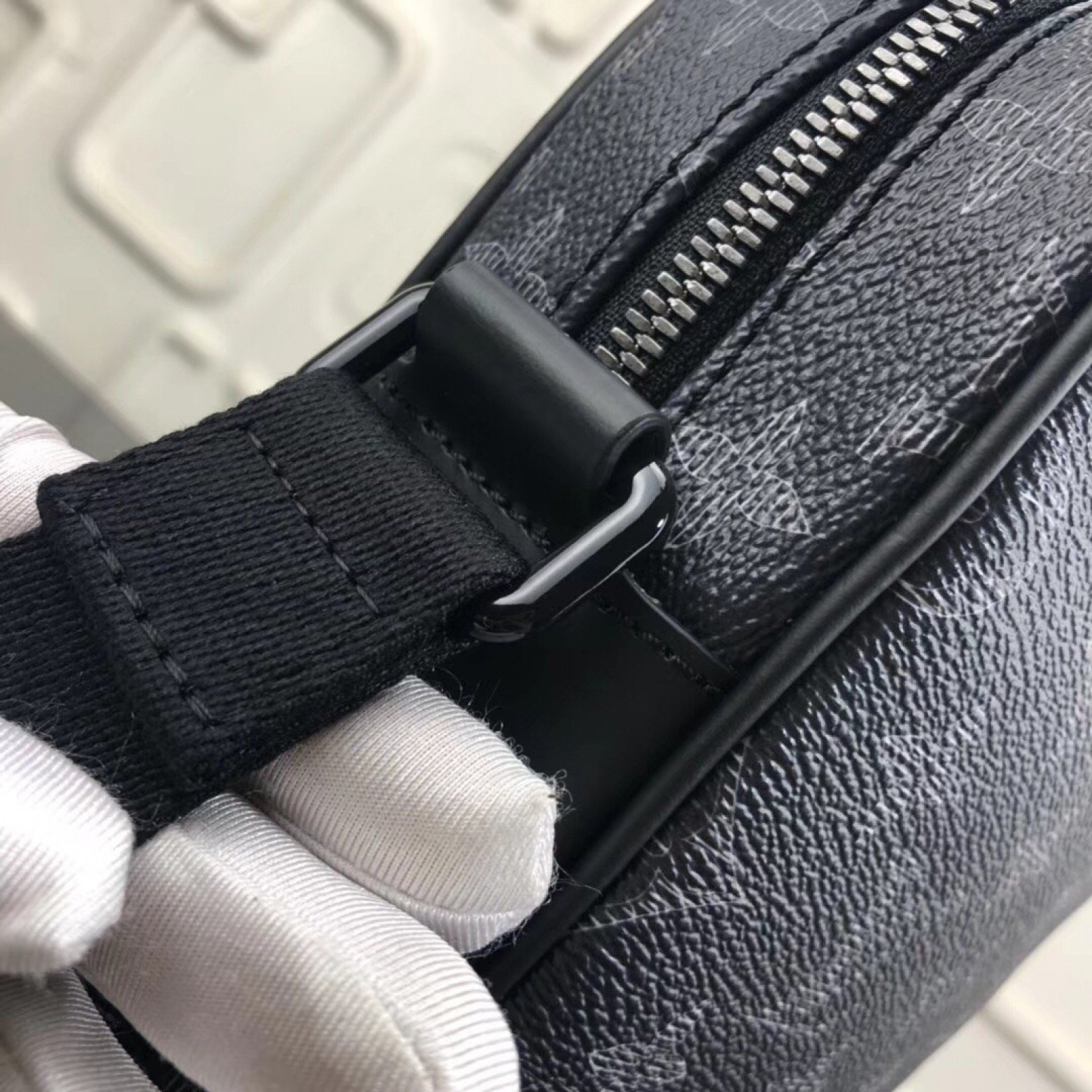 LV DANUBE Bag M43677