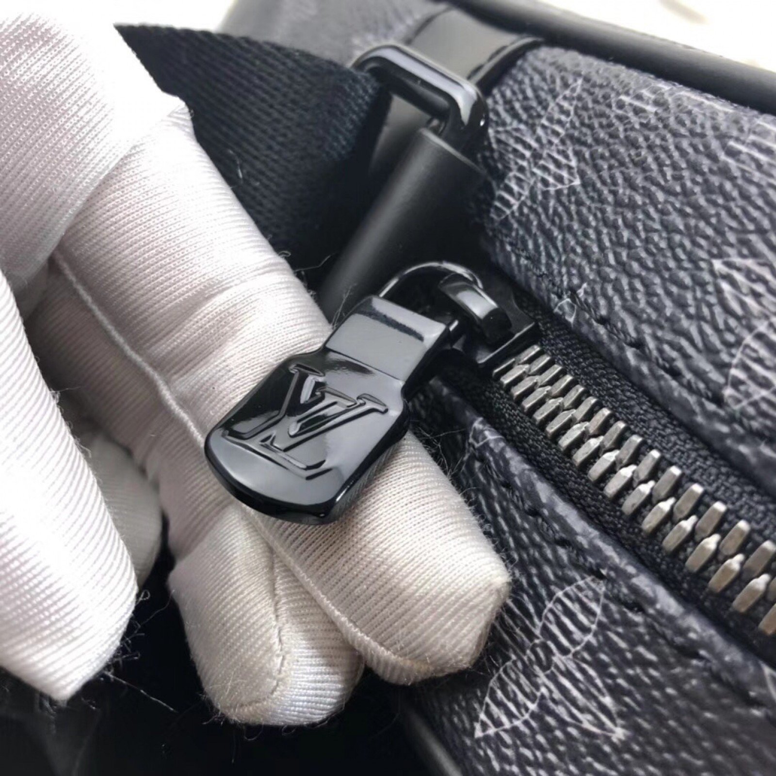 LV DANUBE Bag M43677