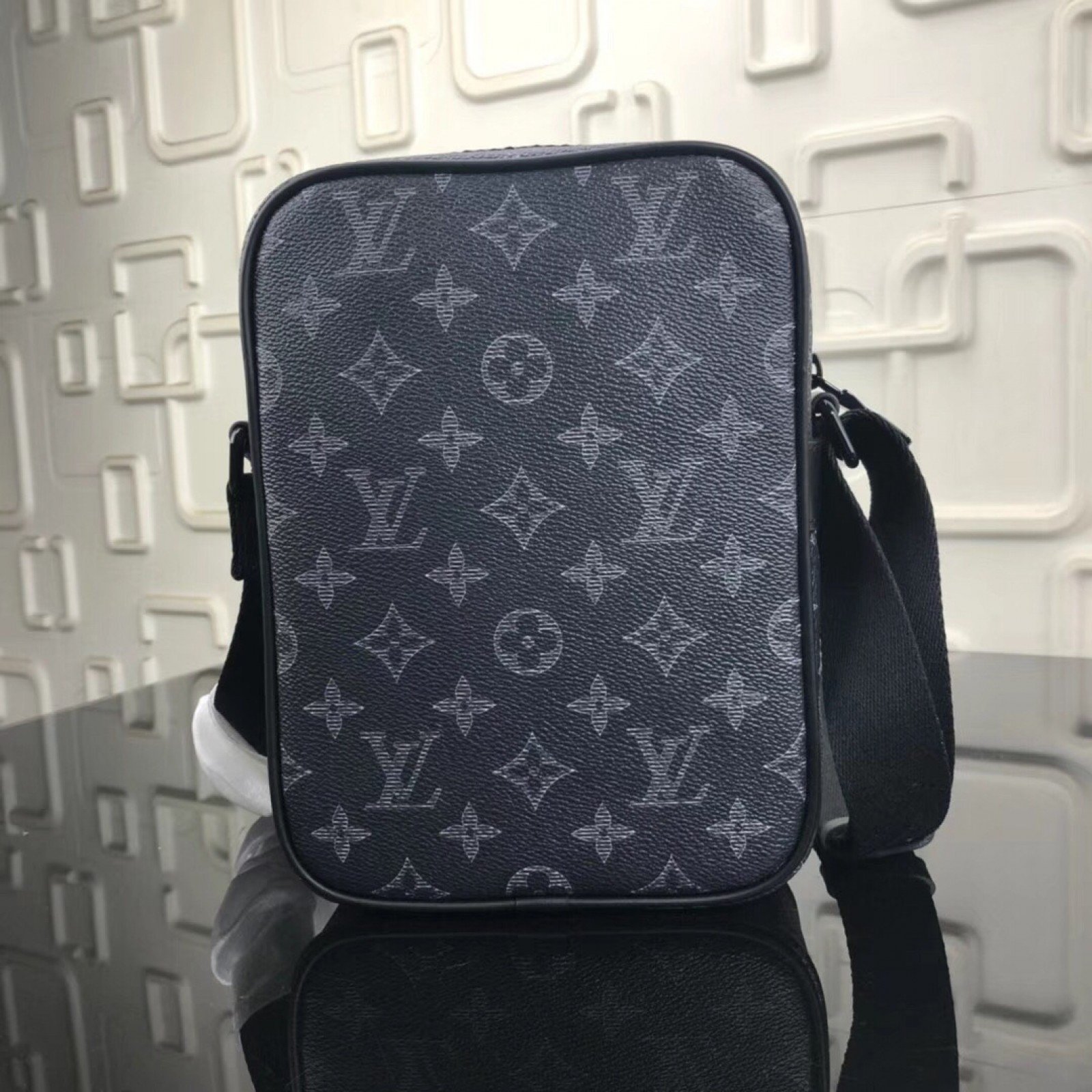 LV DANUBE Bag M43677