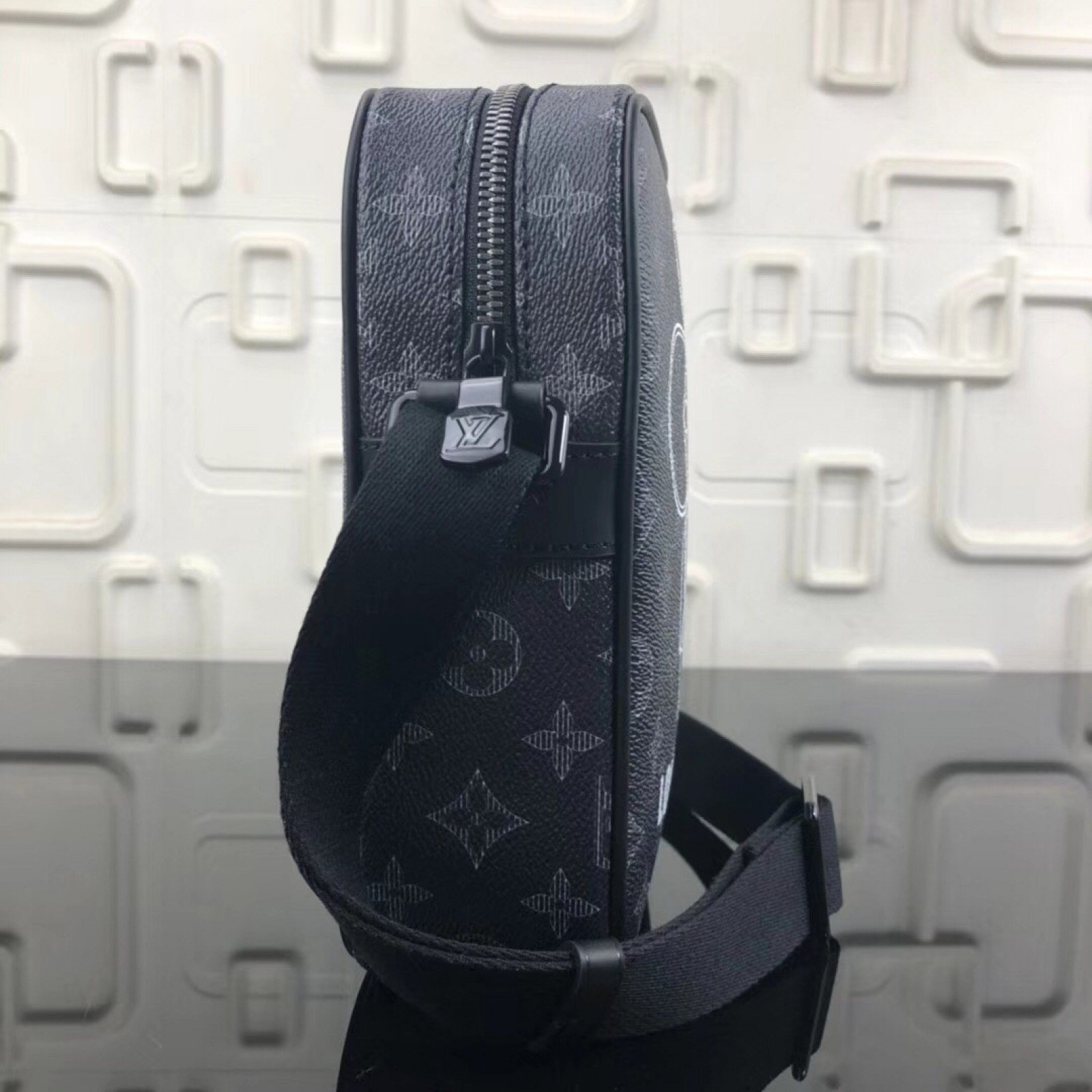 LV DANUBE Bag M43677