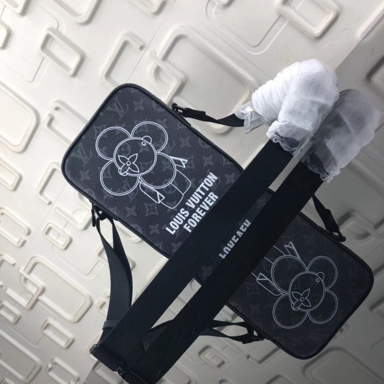 LV DANUBE Bag M43677