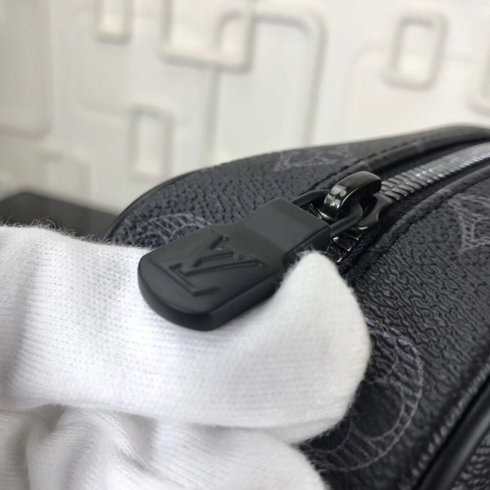 LV DANUBE Bag M43677