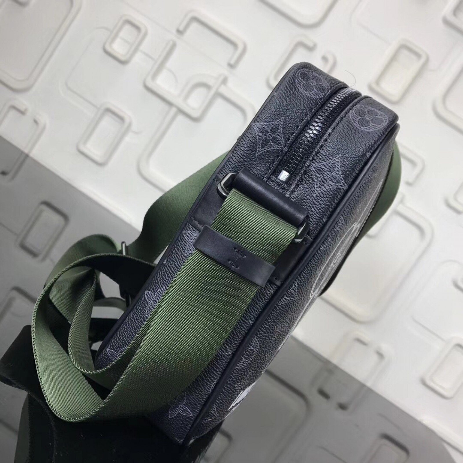 LV DANUBE Bag M43677