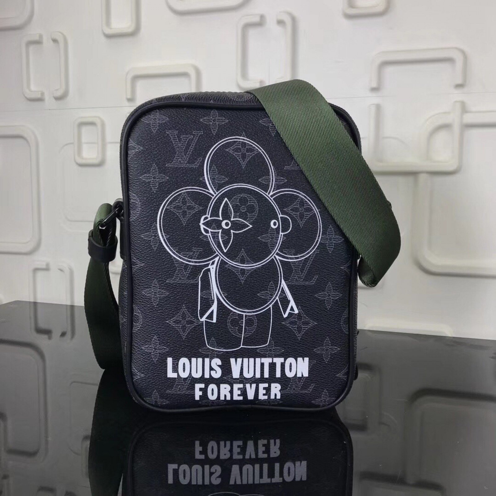 LV DANUBE Bag M43677