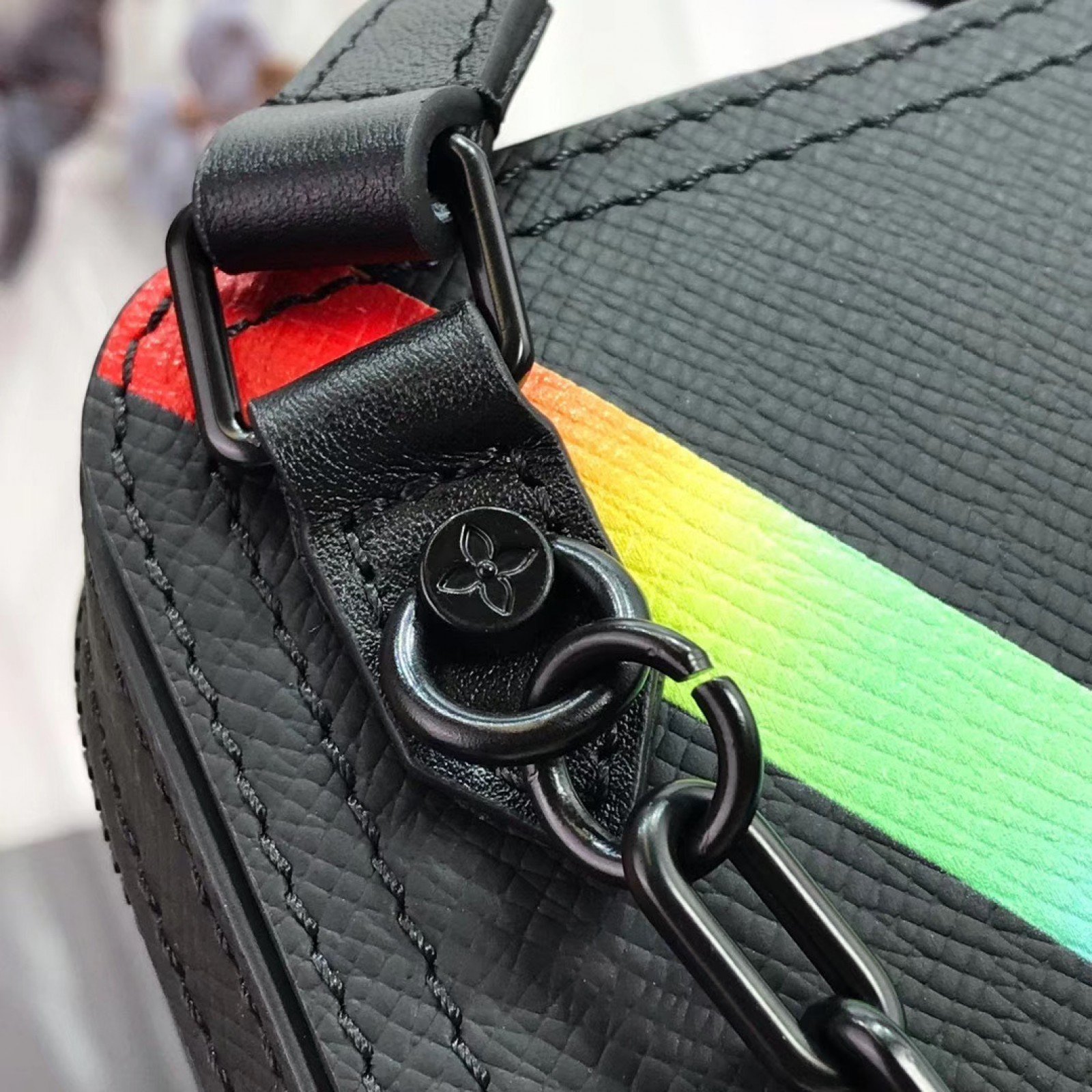 LV DANUBE MESSENGER M30332