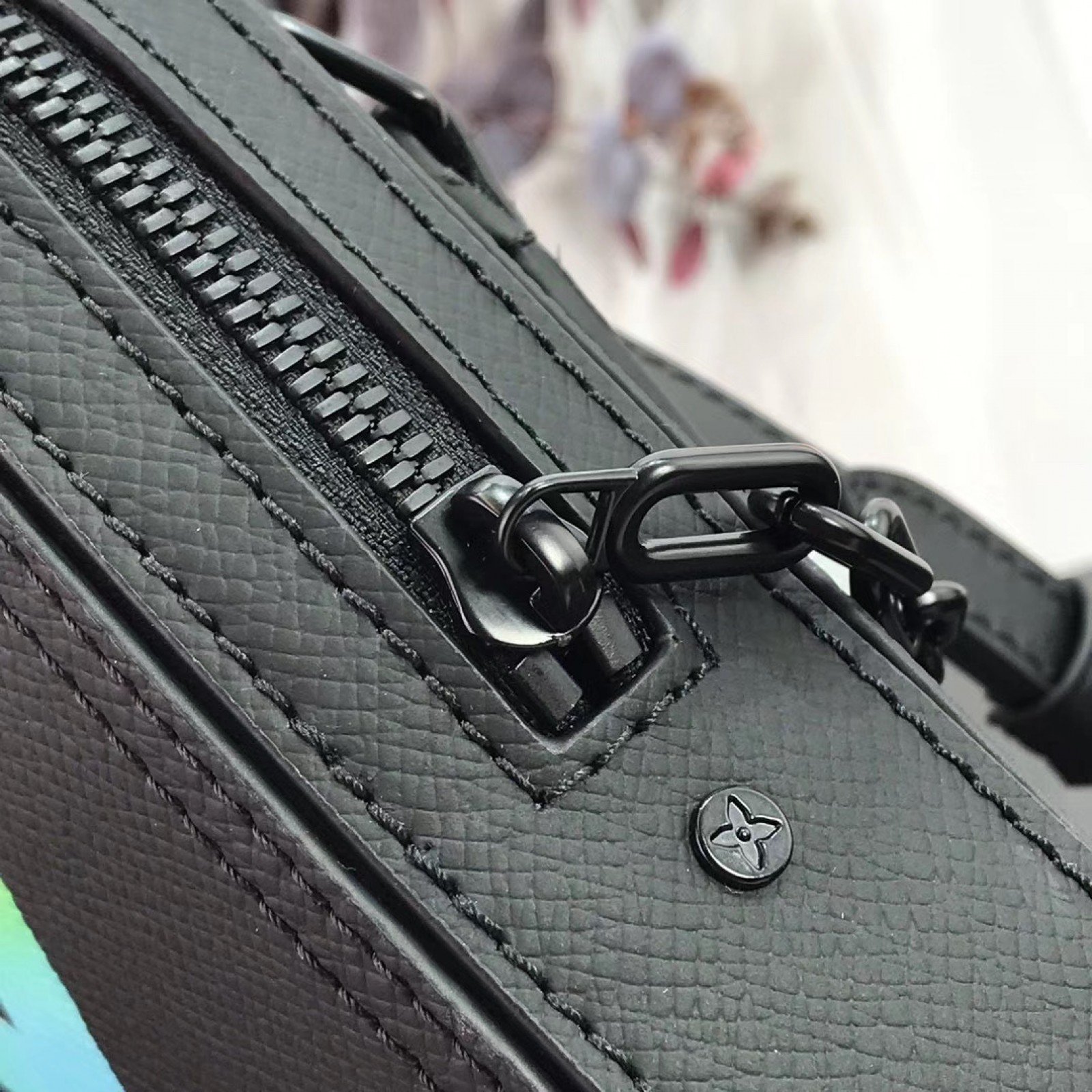 LV DANUBE MESSENGER M30332