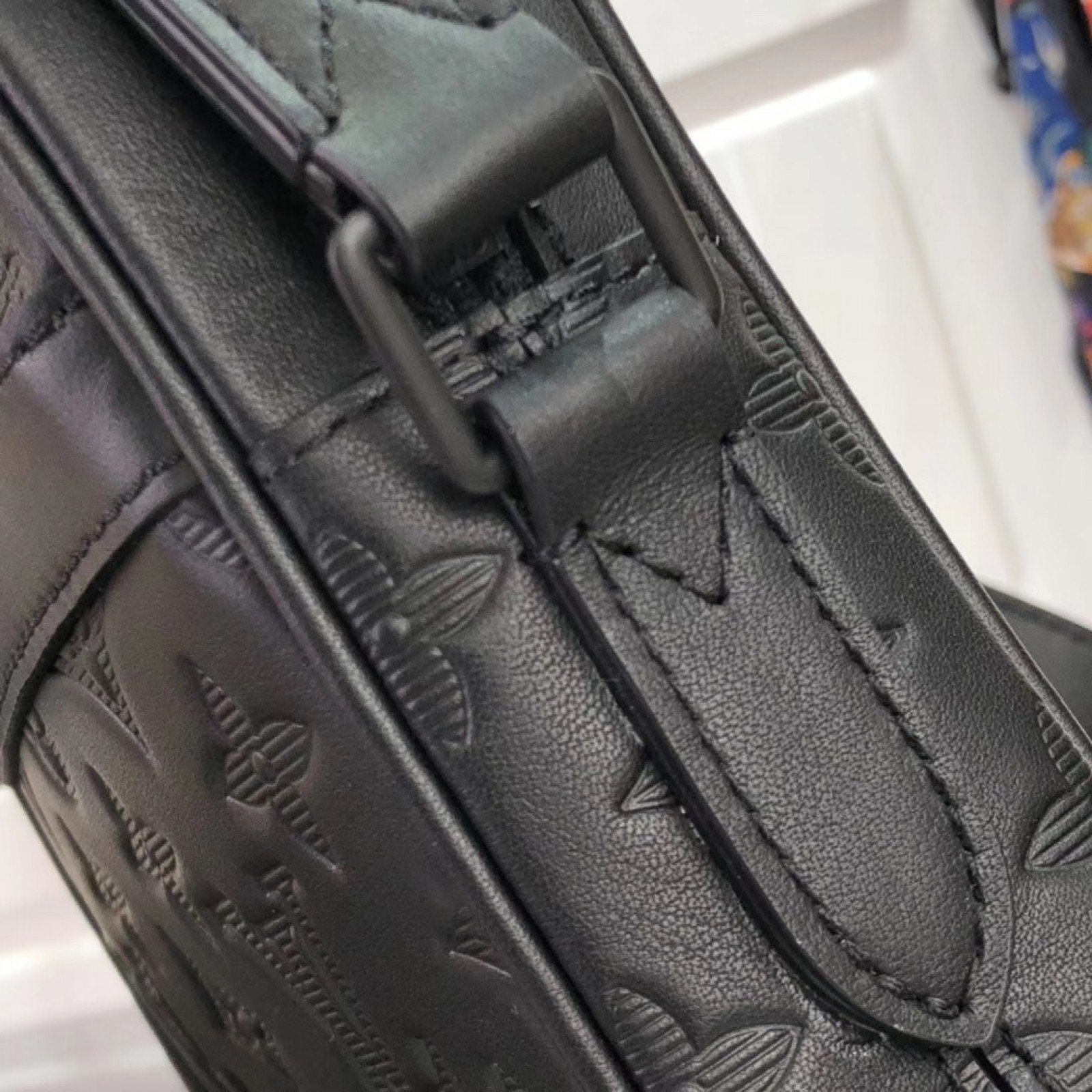 LV DANUBE SLIM M44972