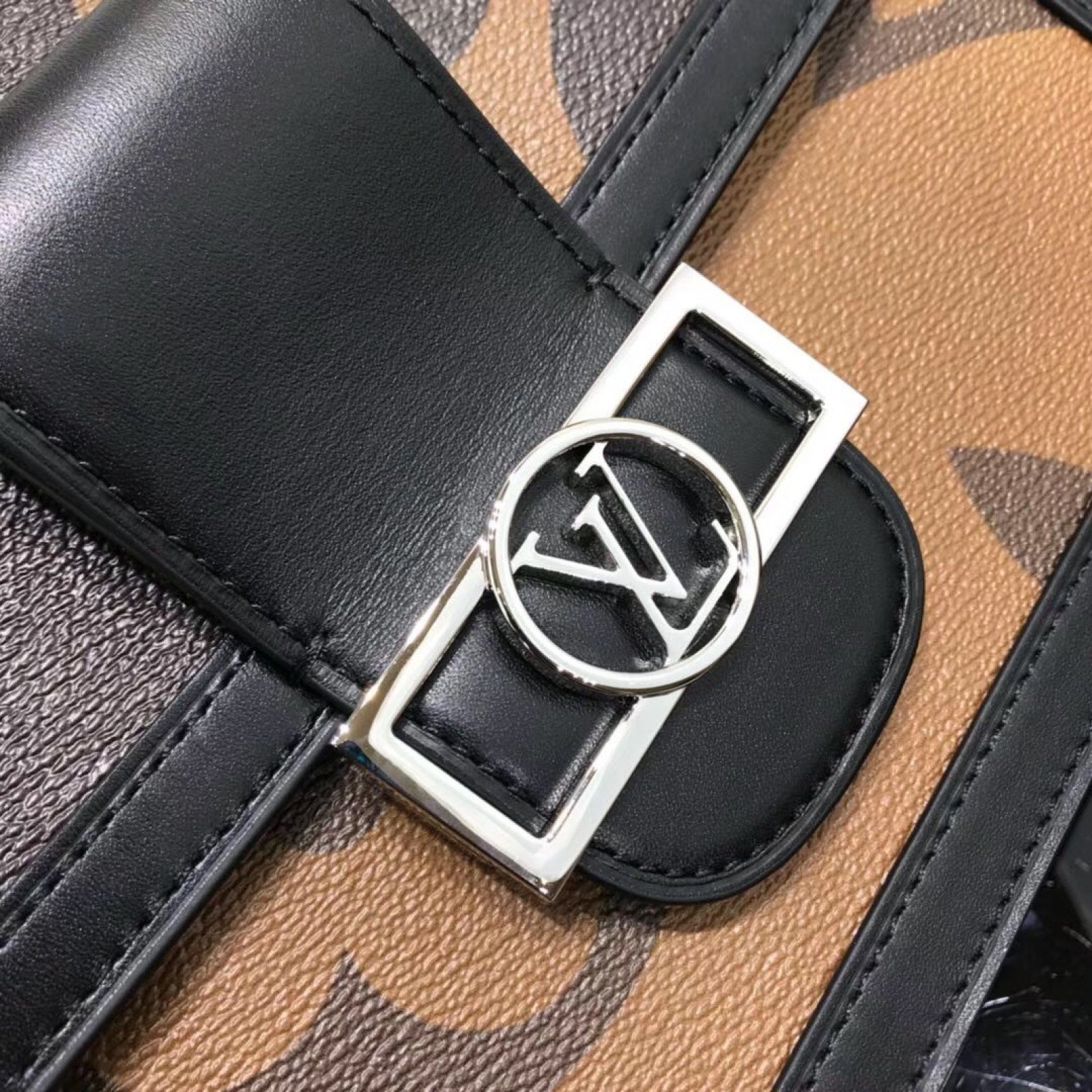 LV DAUPHINE BAG M44391DV