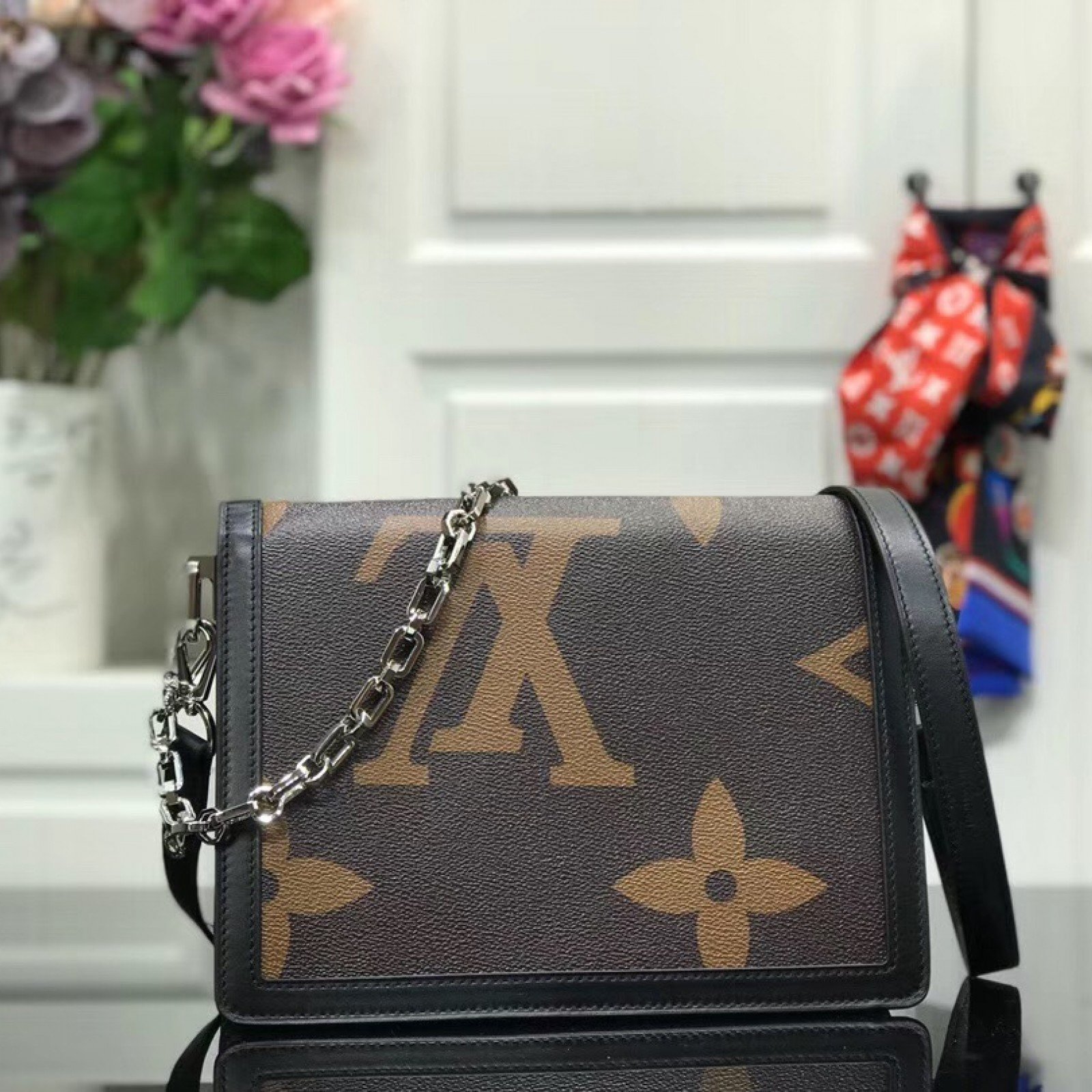 LV DAUPHINE BAG M44391DV