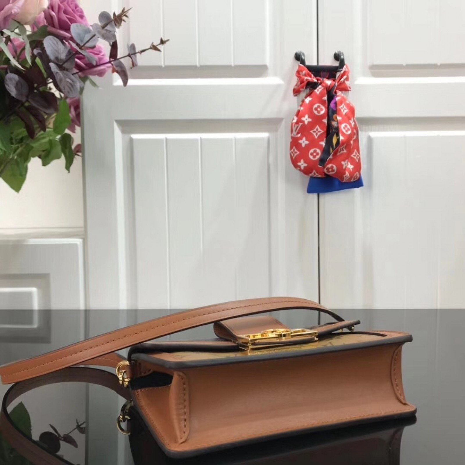 LV DAUPHINE CLUTCH BAG M44980