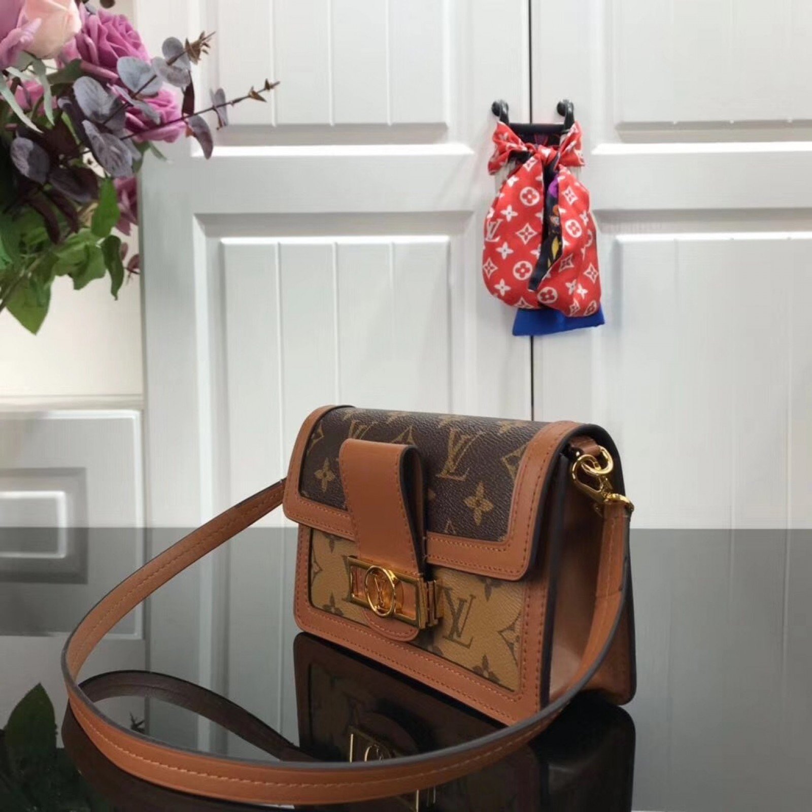 LV DAUPHINE CLUTCH BAG M44980