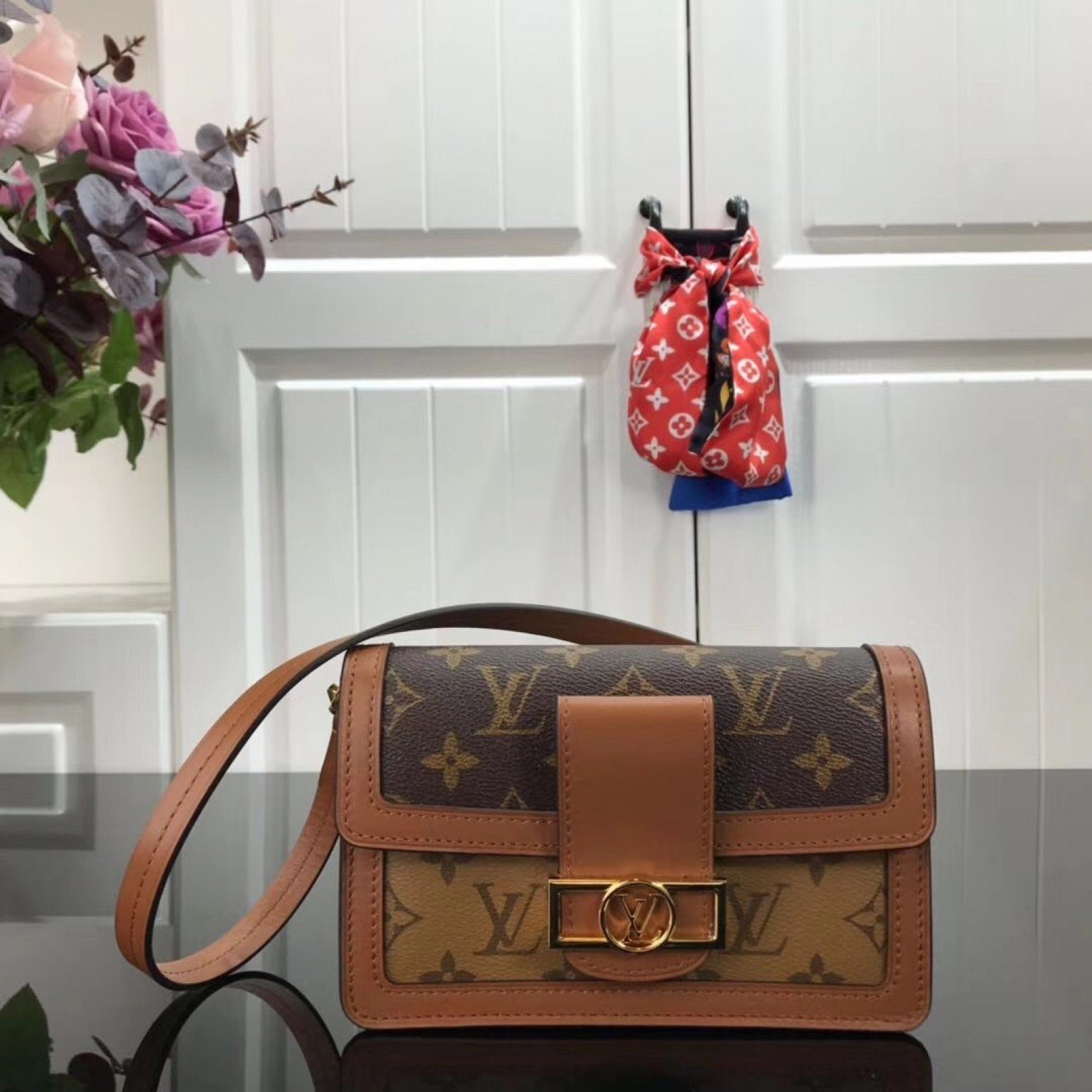LV DAUPHINE CLUTCH BAG M44980