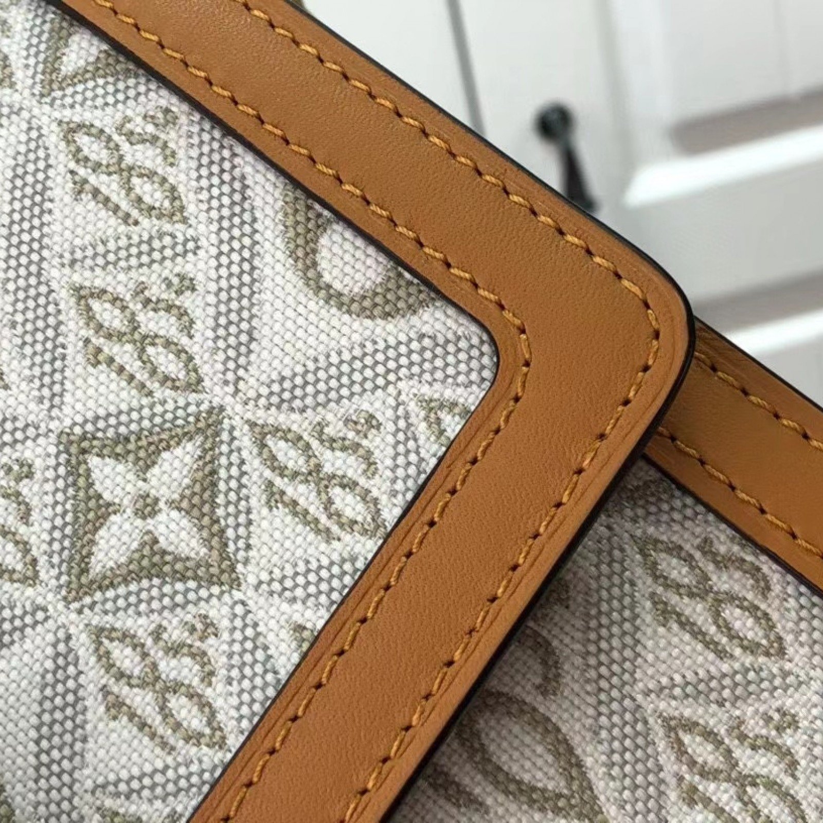 LV DAUPHINE MM M59483