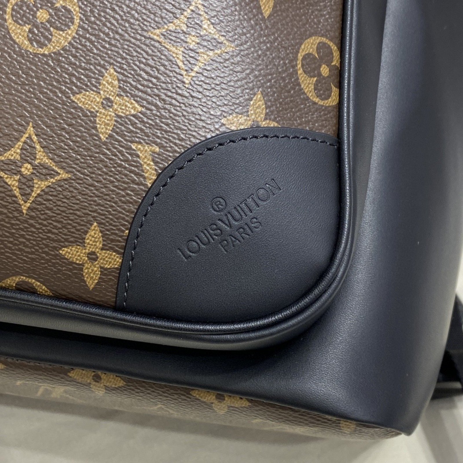 LV DEAN BACKPACK M45335