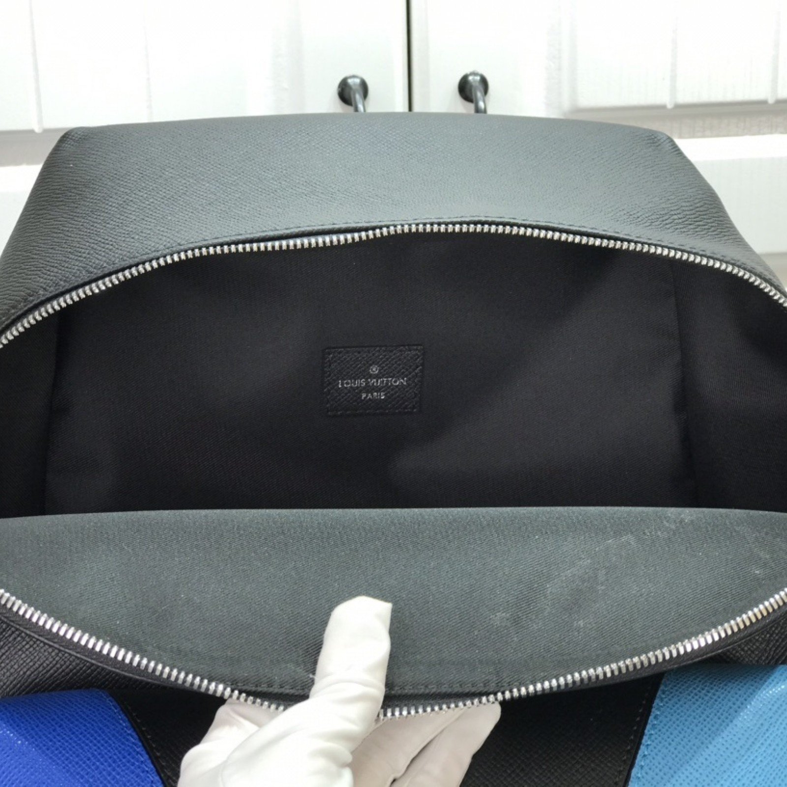 LV DISCOVERY BACKPACK M30735