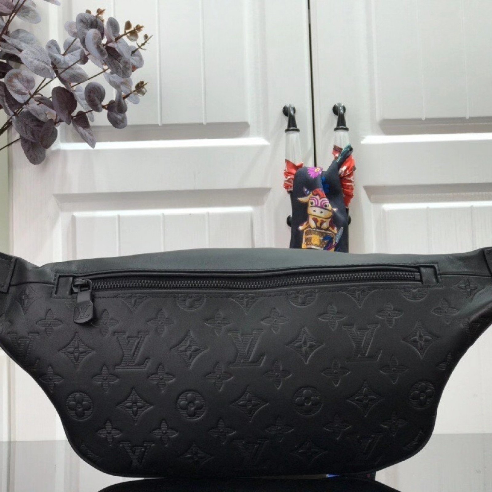 LV DISCOVERY BUMBAG M44388
