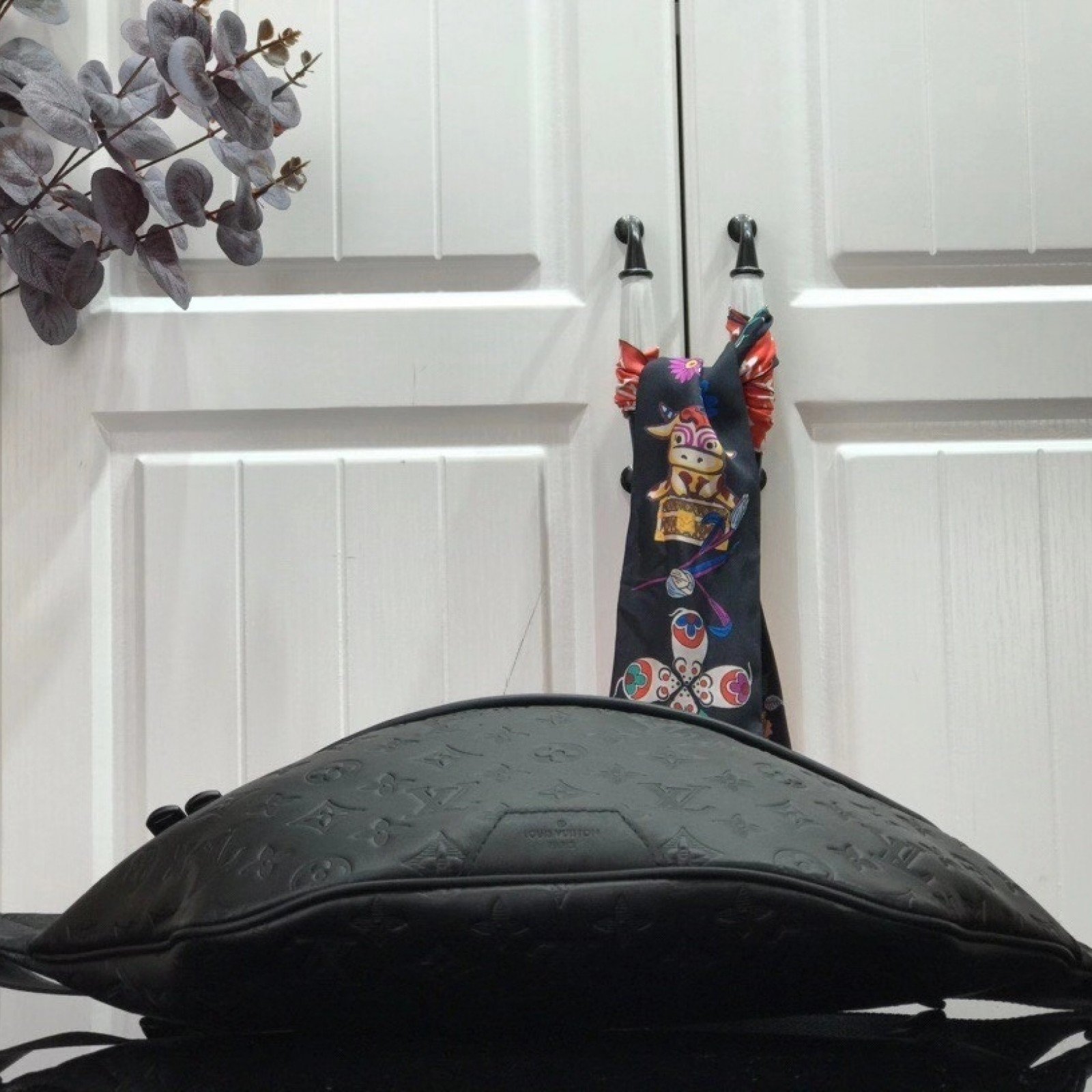 LV DISCOVERY BUMBAG M44388